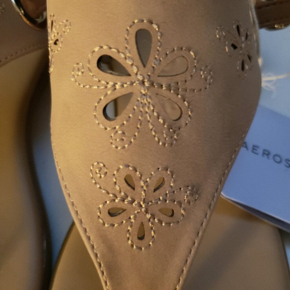 Aerosoles Inesse Sandals Floral Cutout Tan Twotone Ankle Strap 9 Faux Nubuck New - Picture 5 of 16